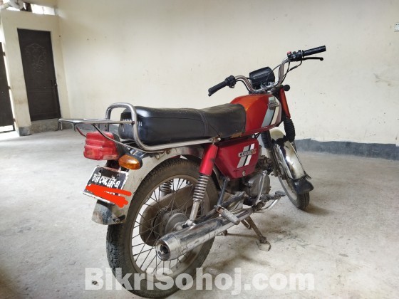 Hero Honda cd100